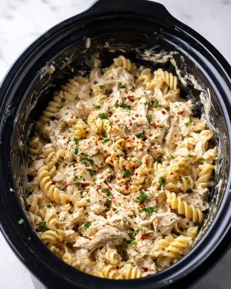 Crockpot Parmesan Garlic Chicken Pasta Recipe