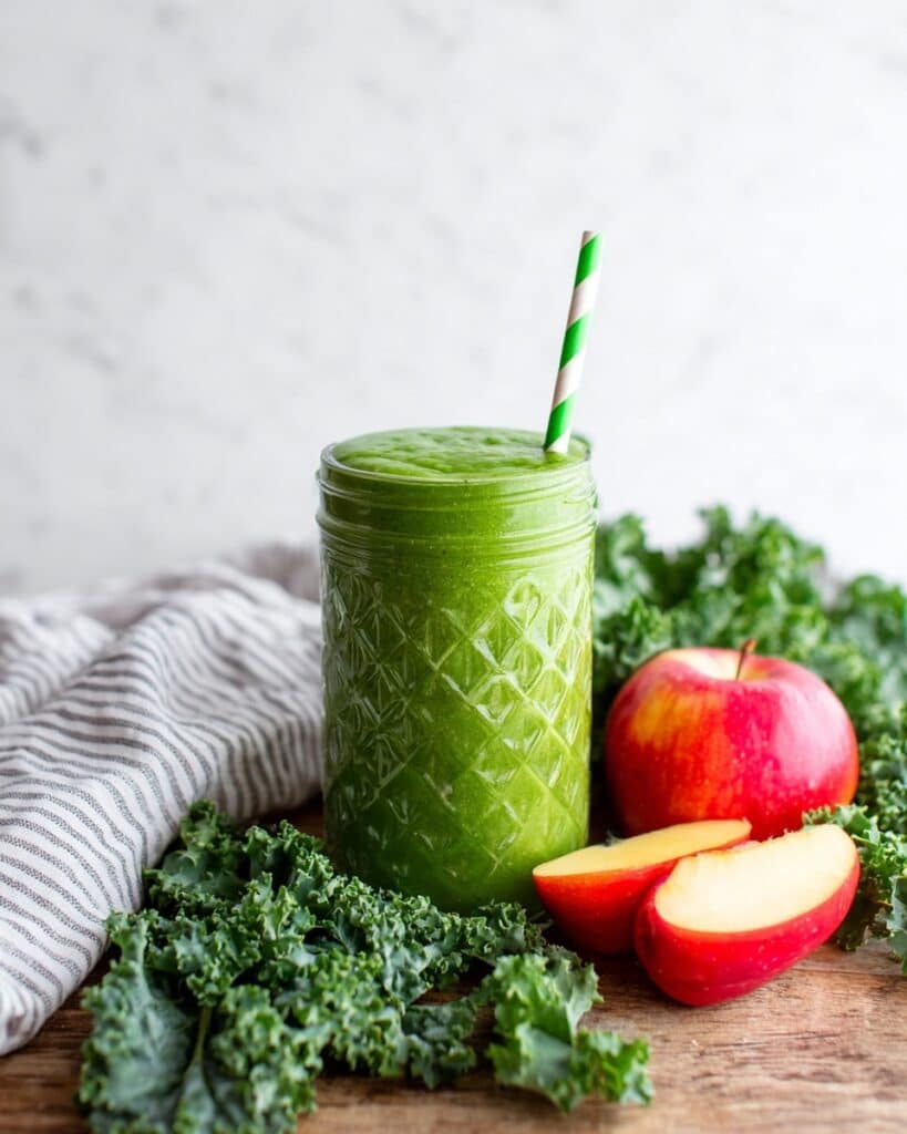 Easy Apple Greens Smoothie Recipe